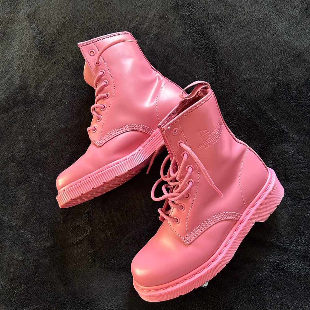 Dr. martens 1460 Mono Pink Rose boots!